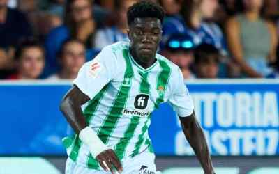 Como, de Cesc Fábregas, contrata jovem atacante Assane Diao, do Betis